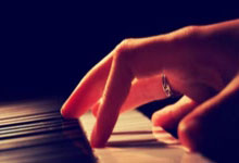 开云：特朗普对加拿大、墨西哥和中国加征关税，引发争议.